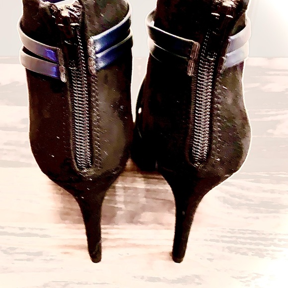 Open Toe Booties - Picture 4 of 8